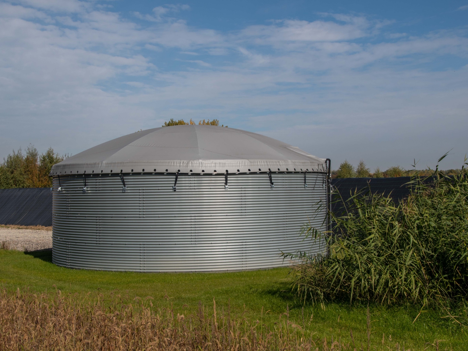 Genadome geïnstalleerd op watersilo