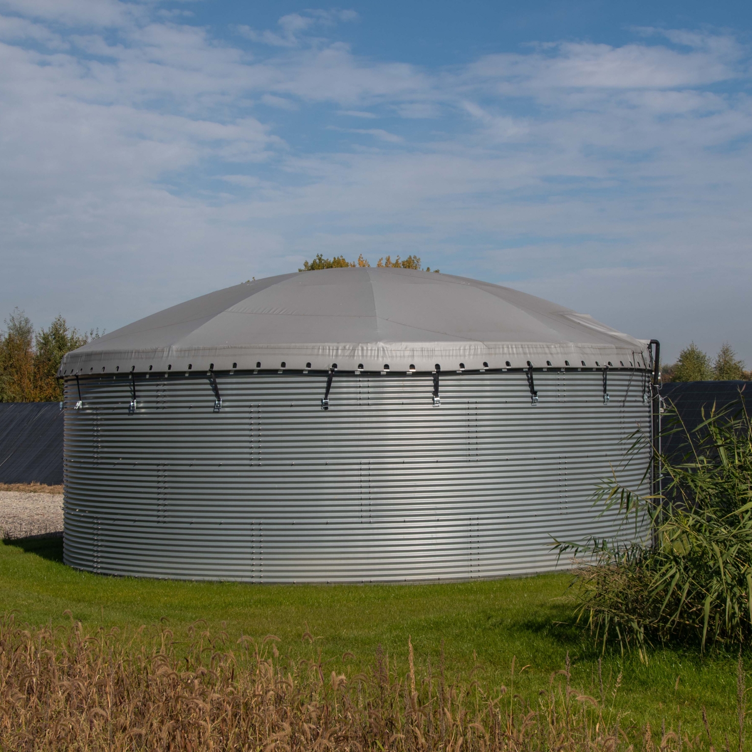 Genadome geïnstalleerd op watersilo