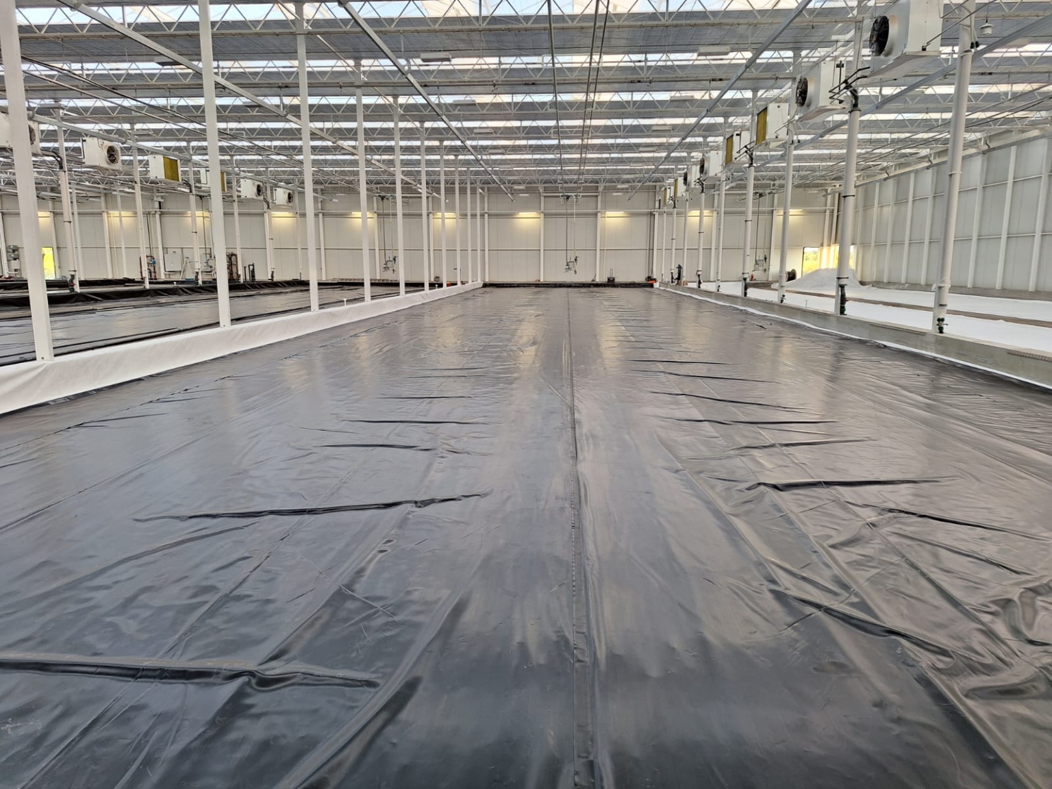 Lege Hydroponics na installatie