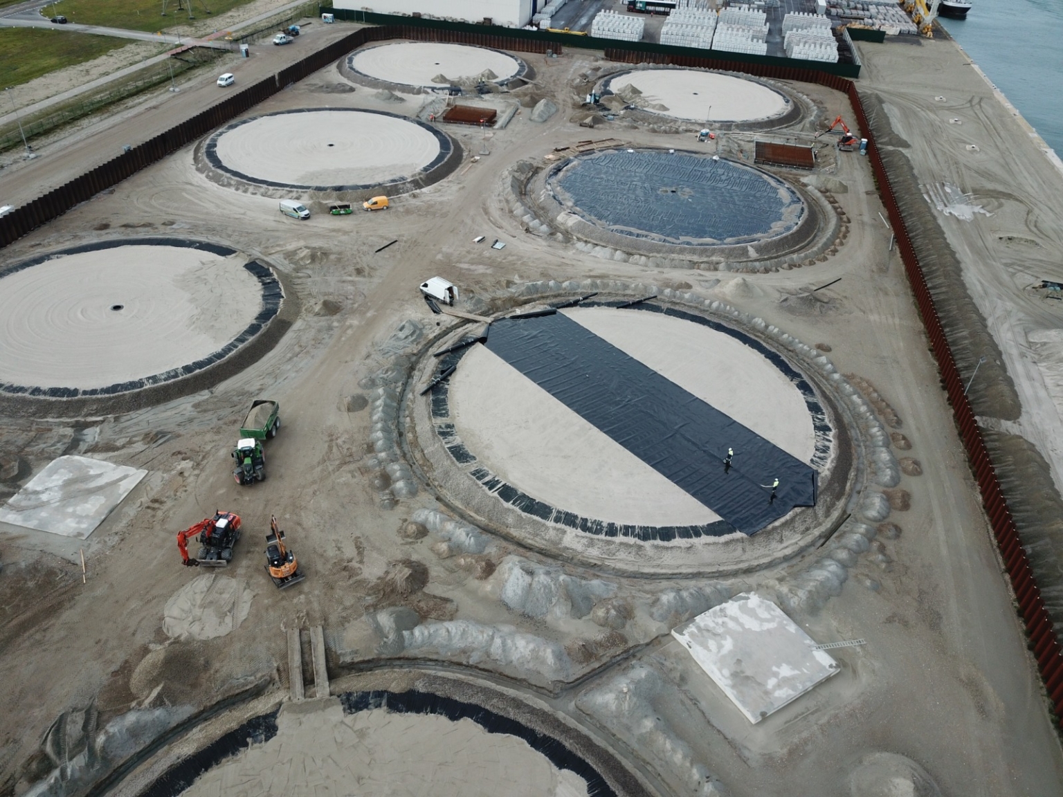 Subsurface sealing of an LNG tank terminal