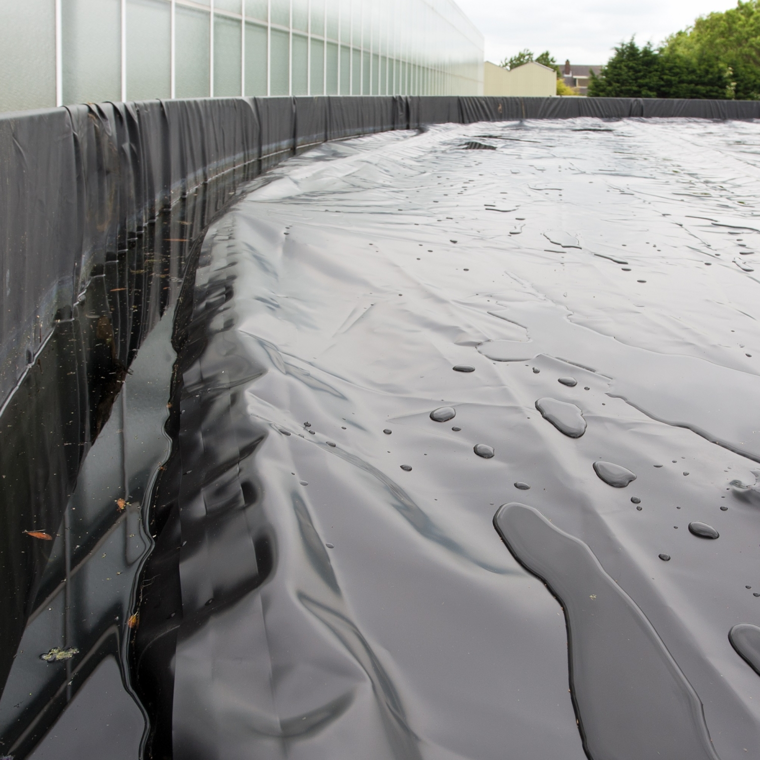 Close-up of Silofloat in the water tank