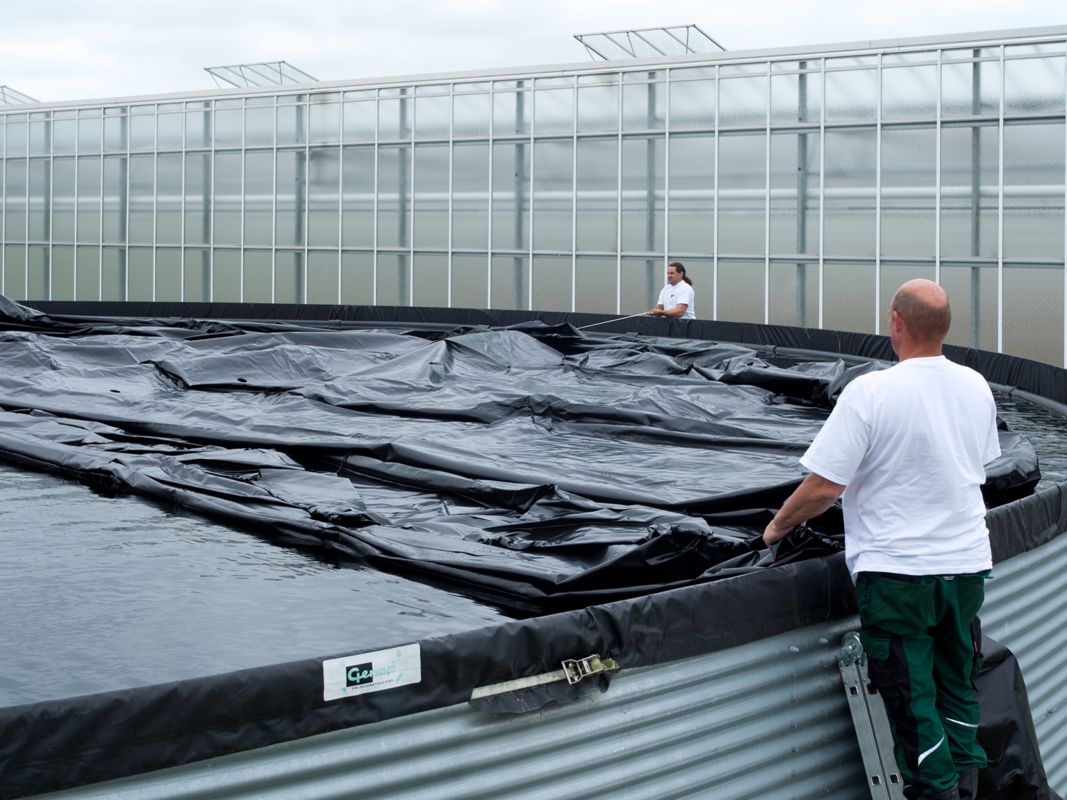 Installatie van een Silofloat in een watersilo