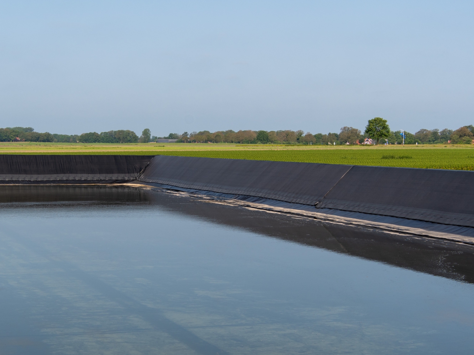 Uferverstärkung in einem Wasserreservoir