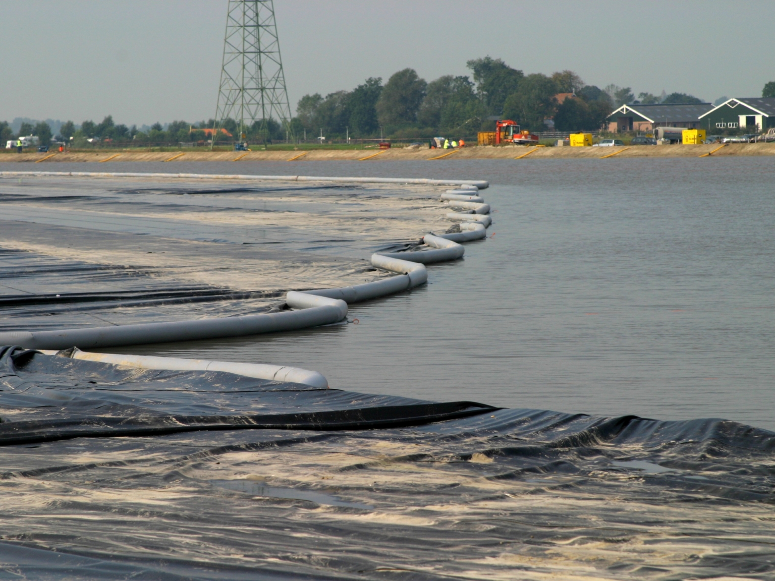 Installation of a membrane structure on the water for submersion, Aquaduct Langdeel N31