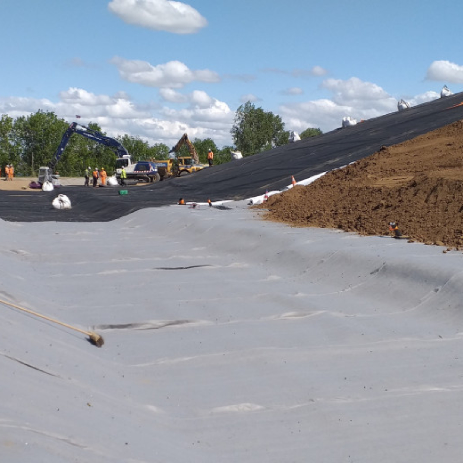 Bottom layer of finishing at waste disposal site