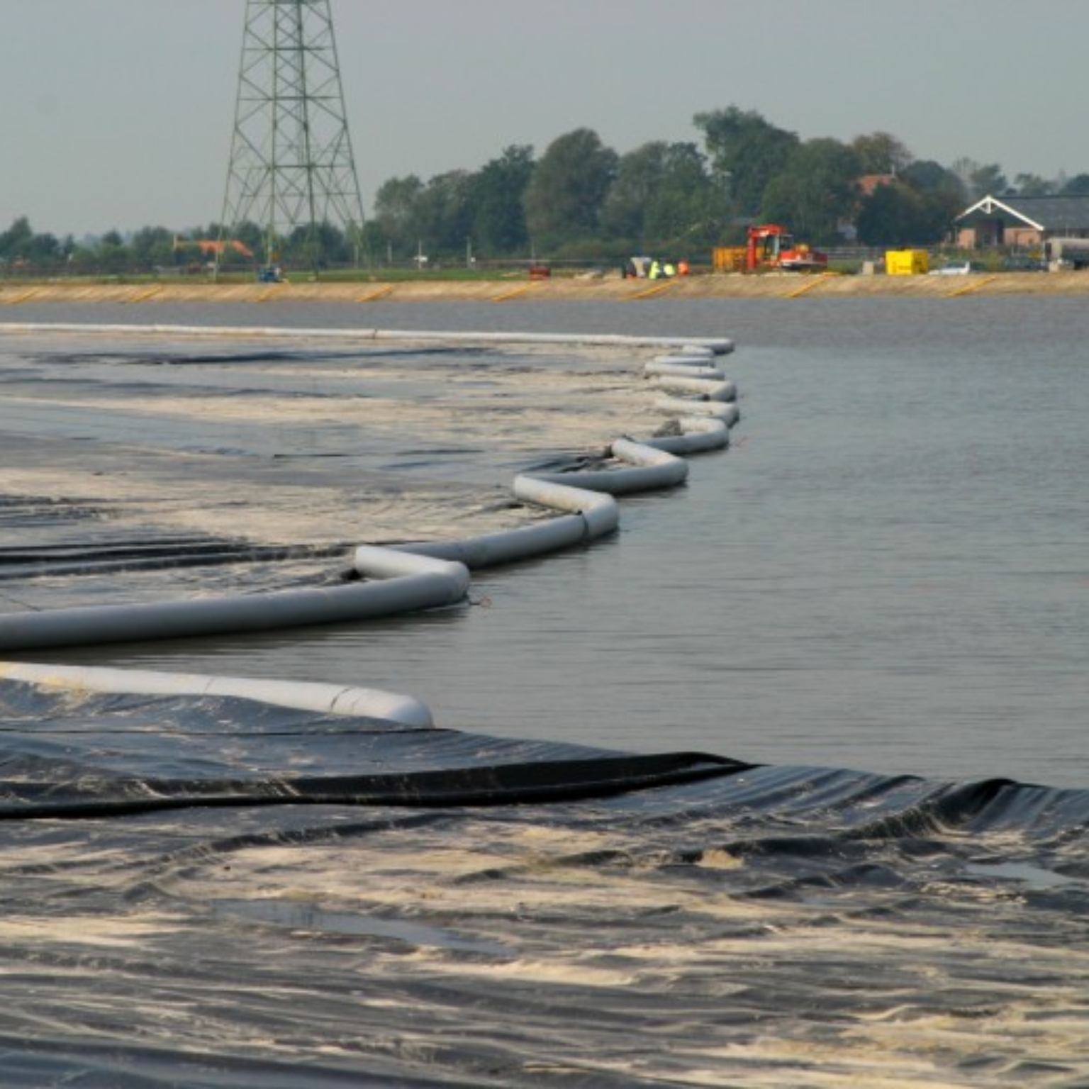 Installation of membrane at Aqueduct Langdeel