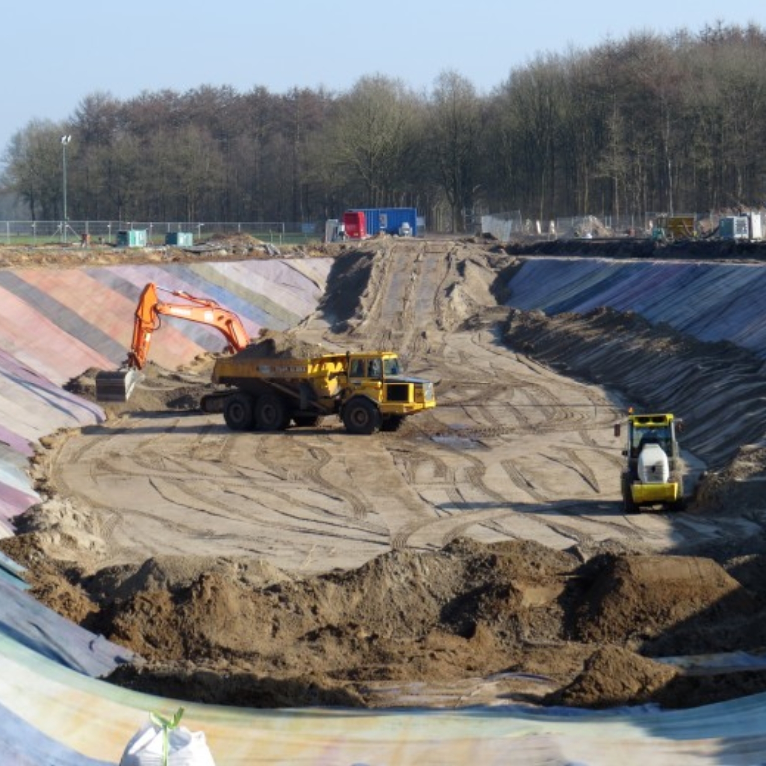 Sand layer over the membrane at the underpass