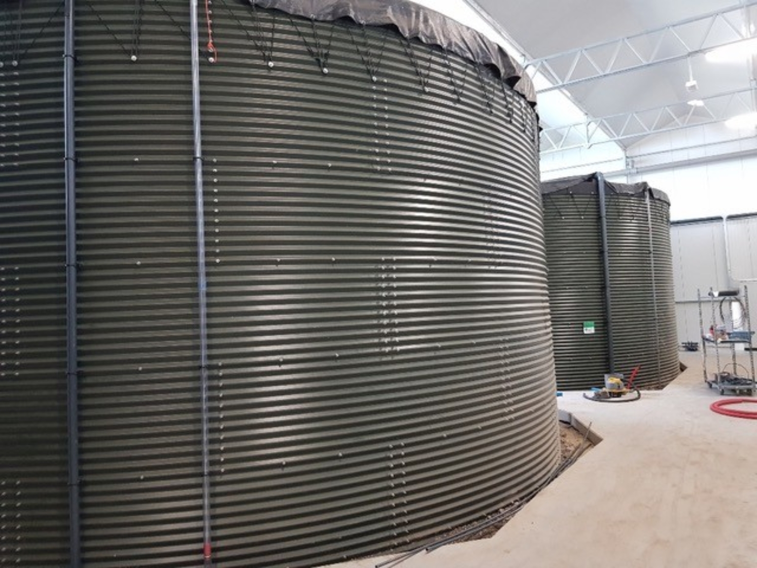 Water silos at Duijvestijn Tomatoes