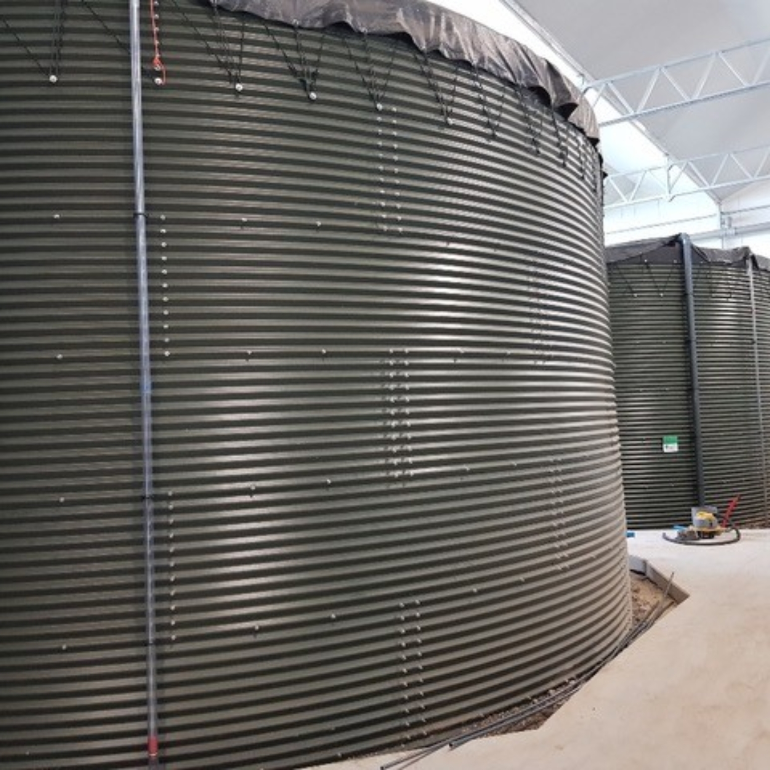 Water silos at Duijvestijn Tomatoes