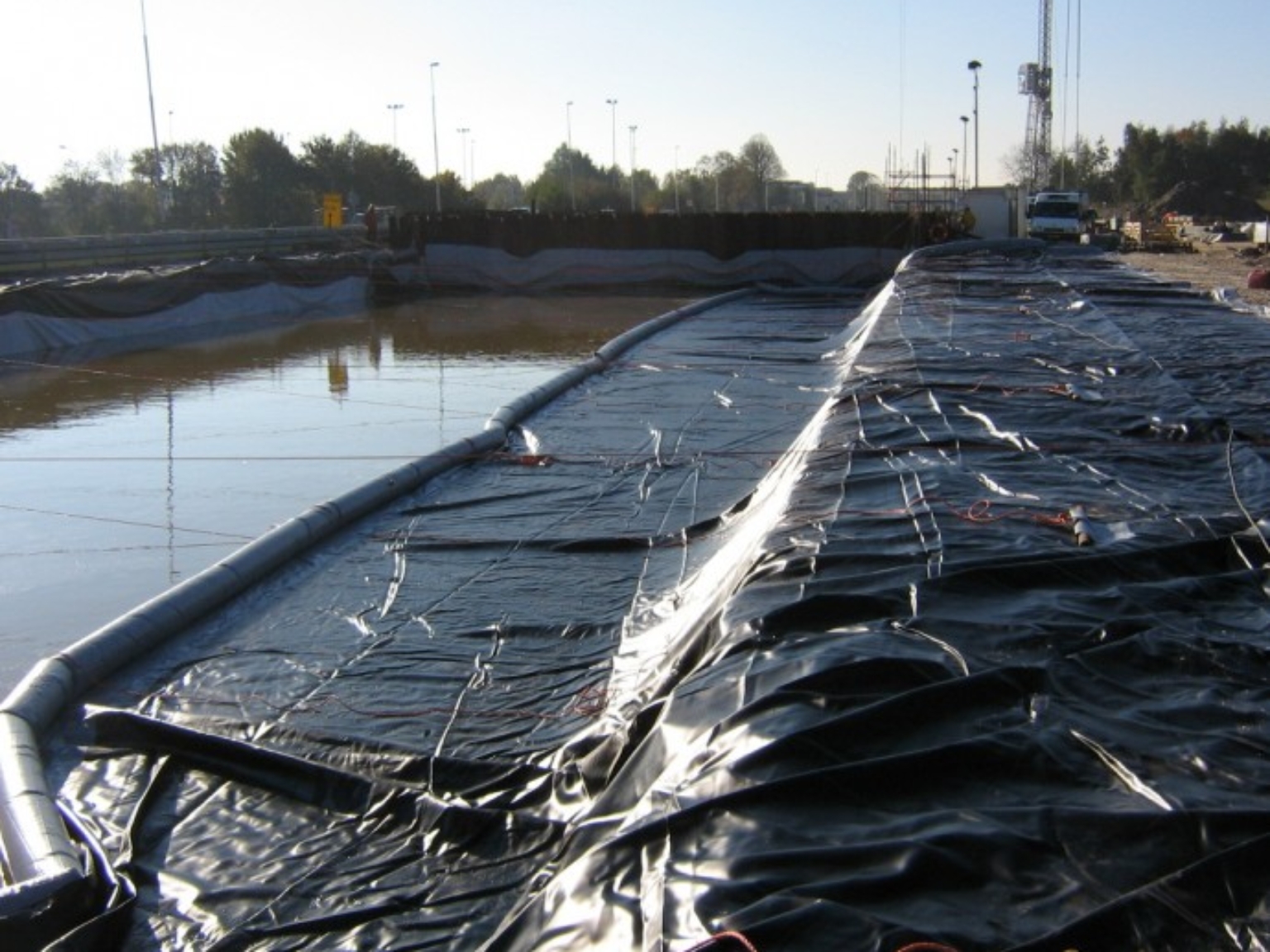 Membrane construction at the Peelo Zuid tunnel ramps