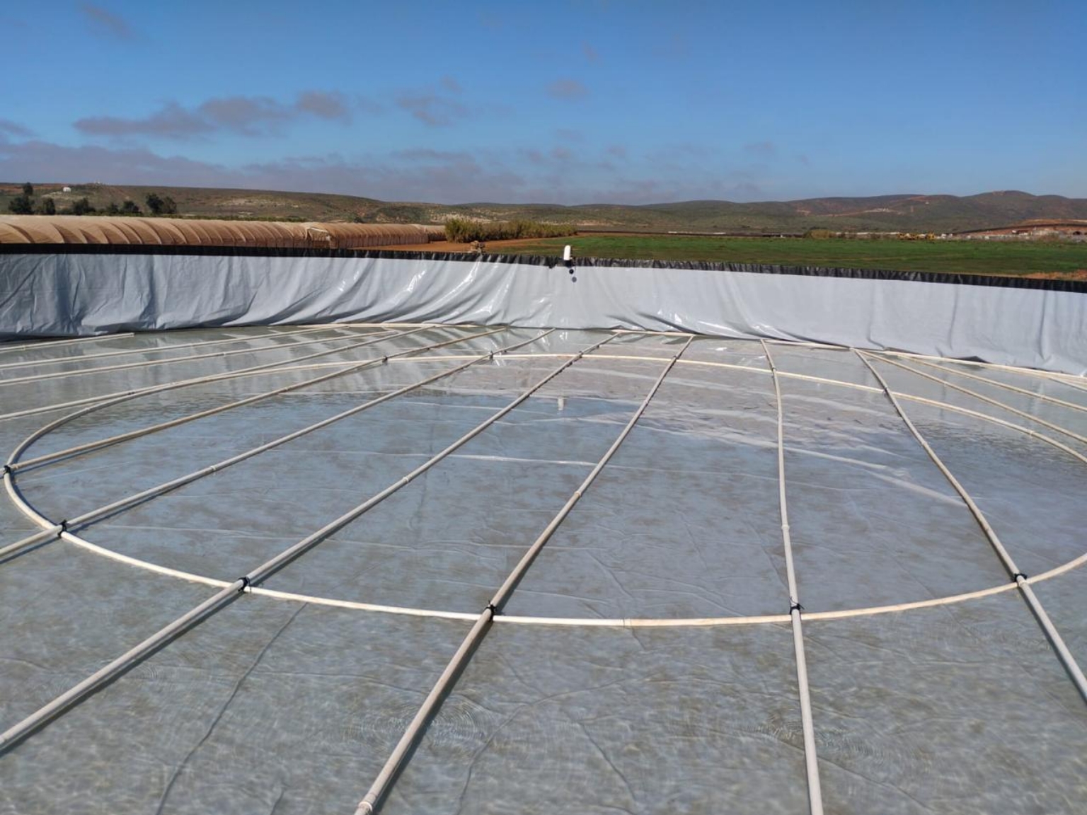 Rohrrahmen für eine Schwimmabdeckung auf einem Silo